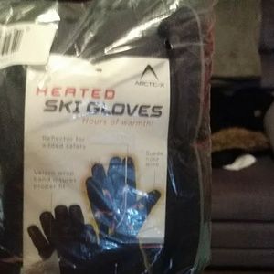 Heated ski gloves